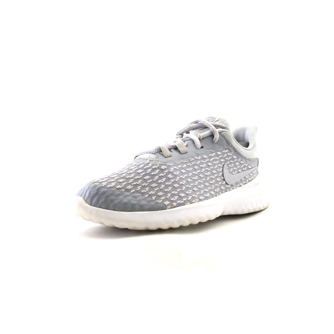 Nike Rival