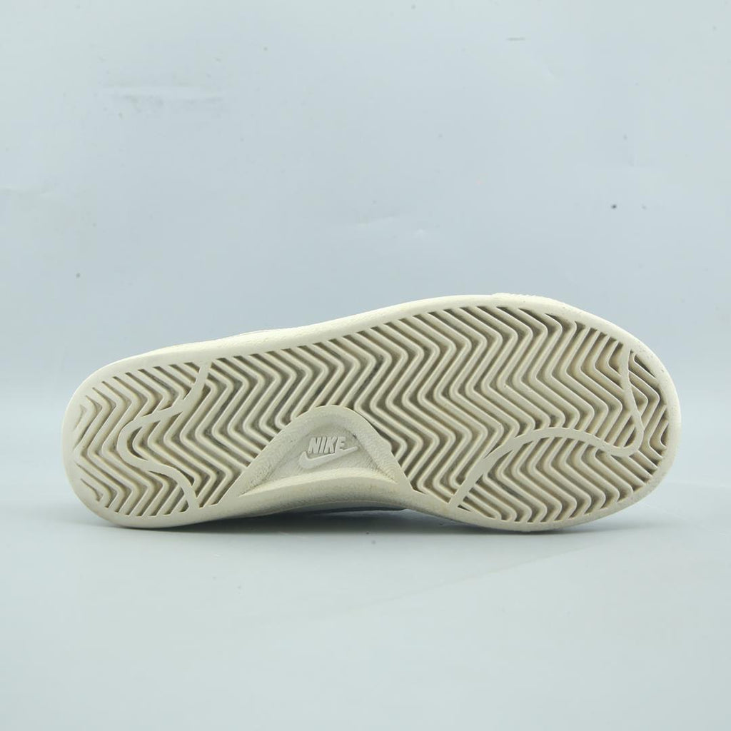 Nike Court Royale