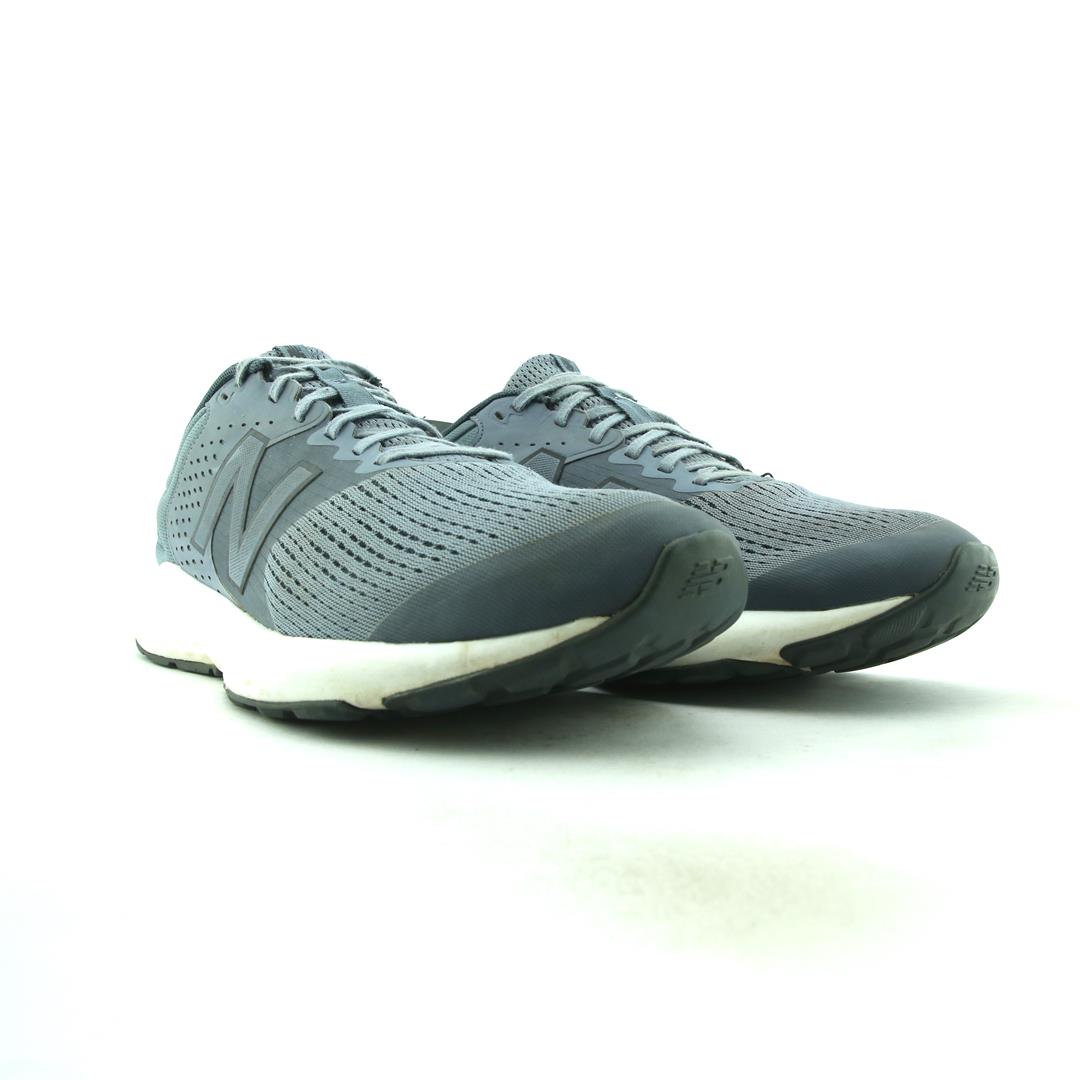 New Balance 520 V7