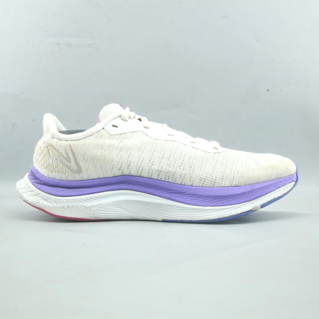 New Balance Fuelcell Propel V4