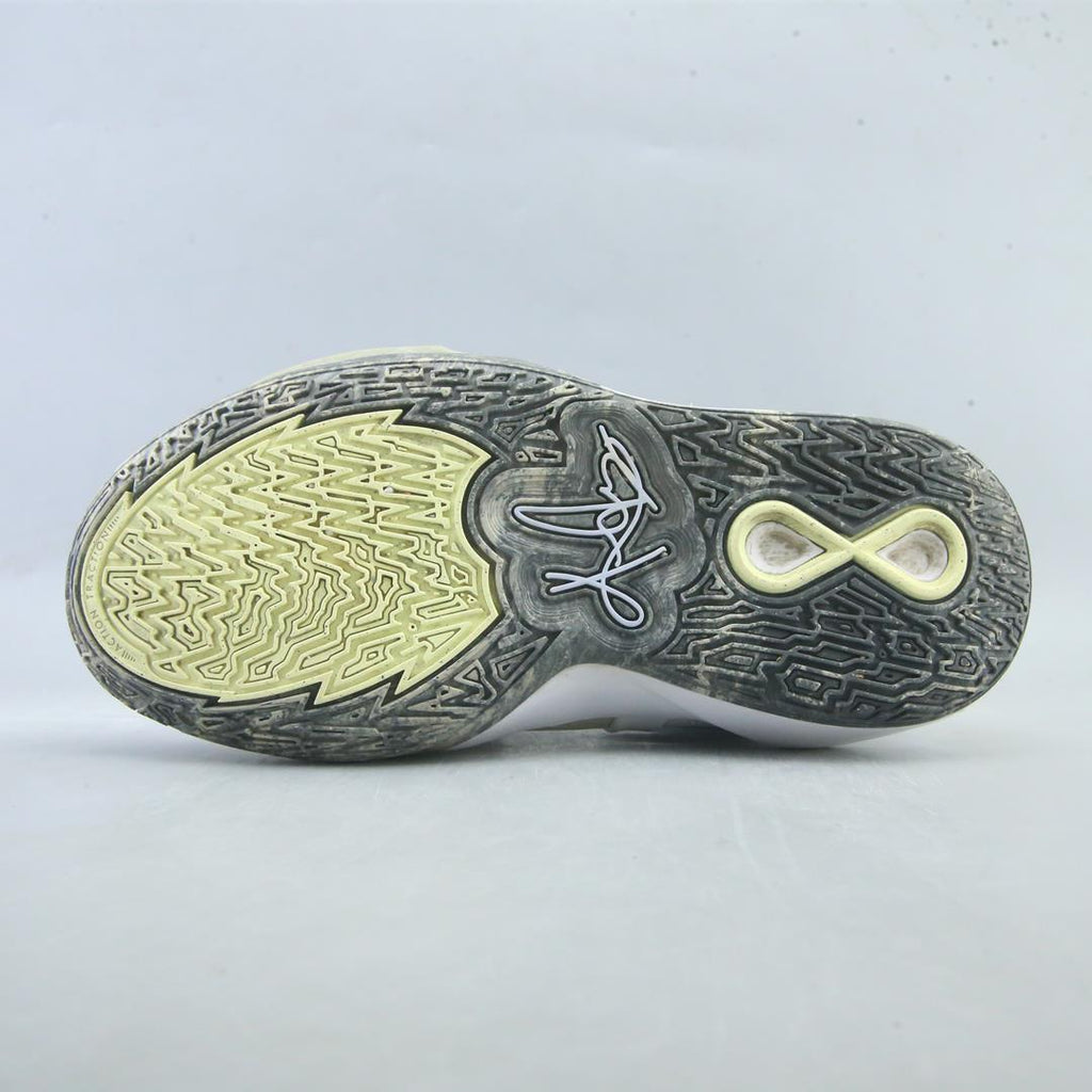Nike Kyrie Infinity