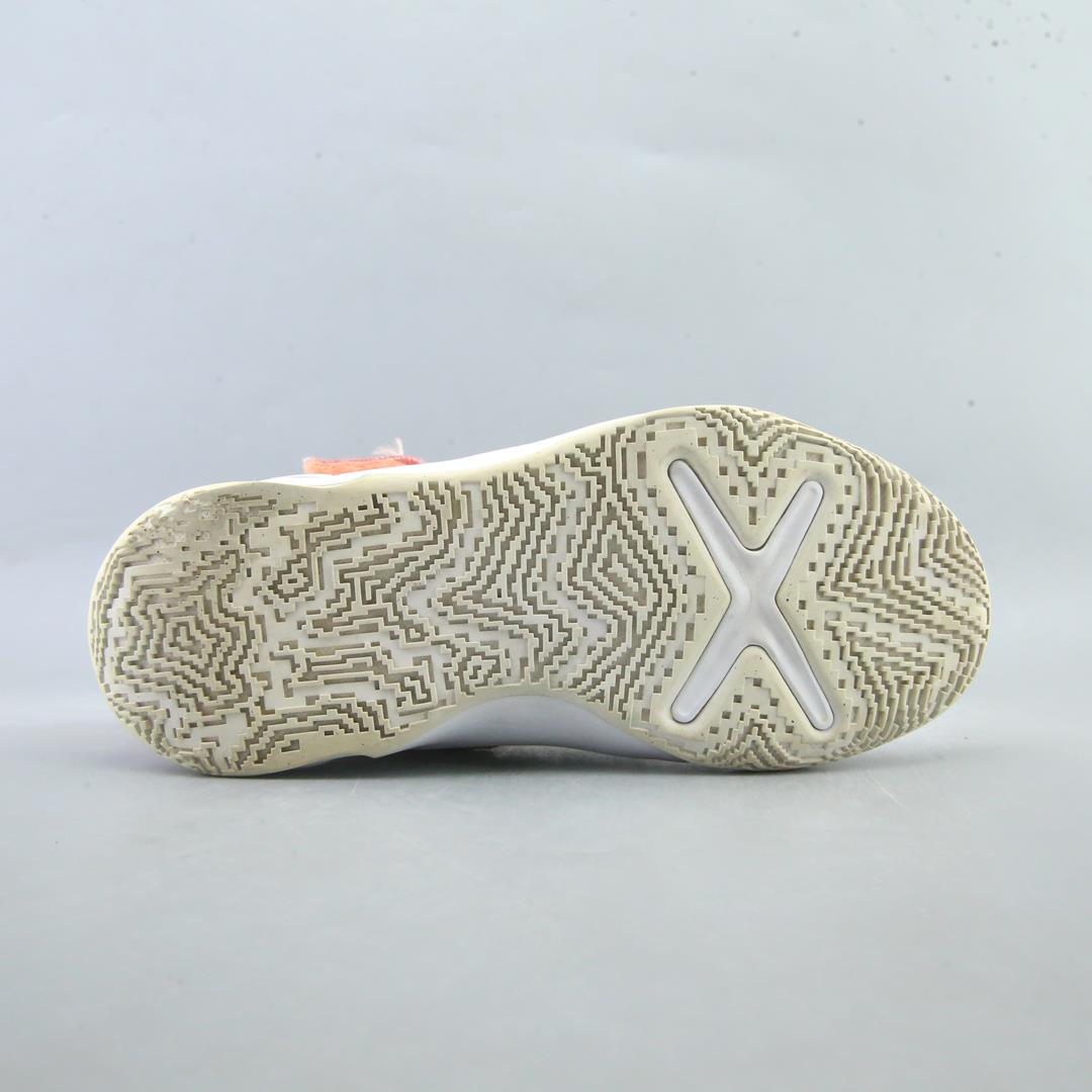 Nike Team Hustle D10 Low