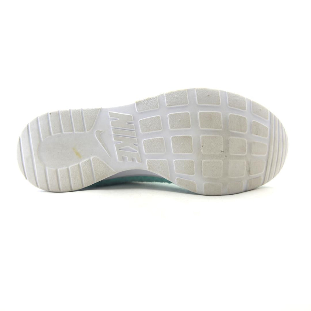 Nike Tanjun