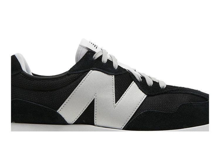 New Balance 327 Black Silver