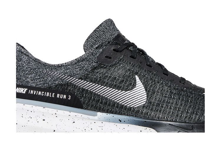 Nike ZoomX Invincible Run 3 Oreo