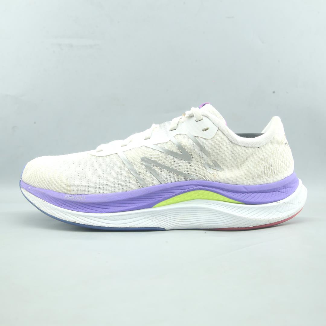 New Balance Fuelcell Propel V4