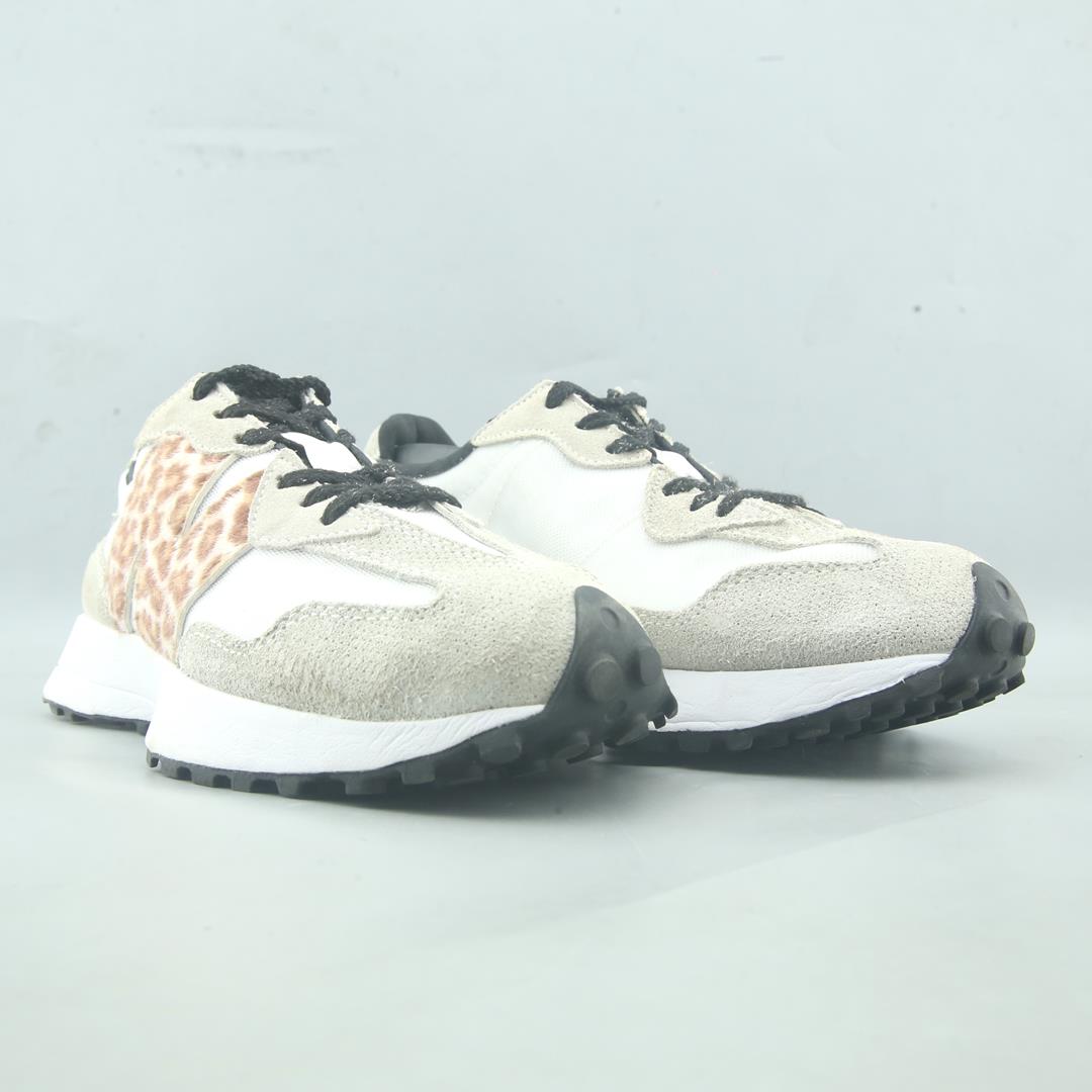 New Balance 327
