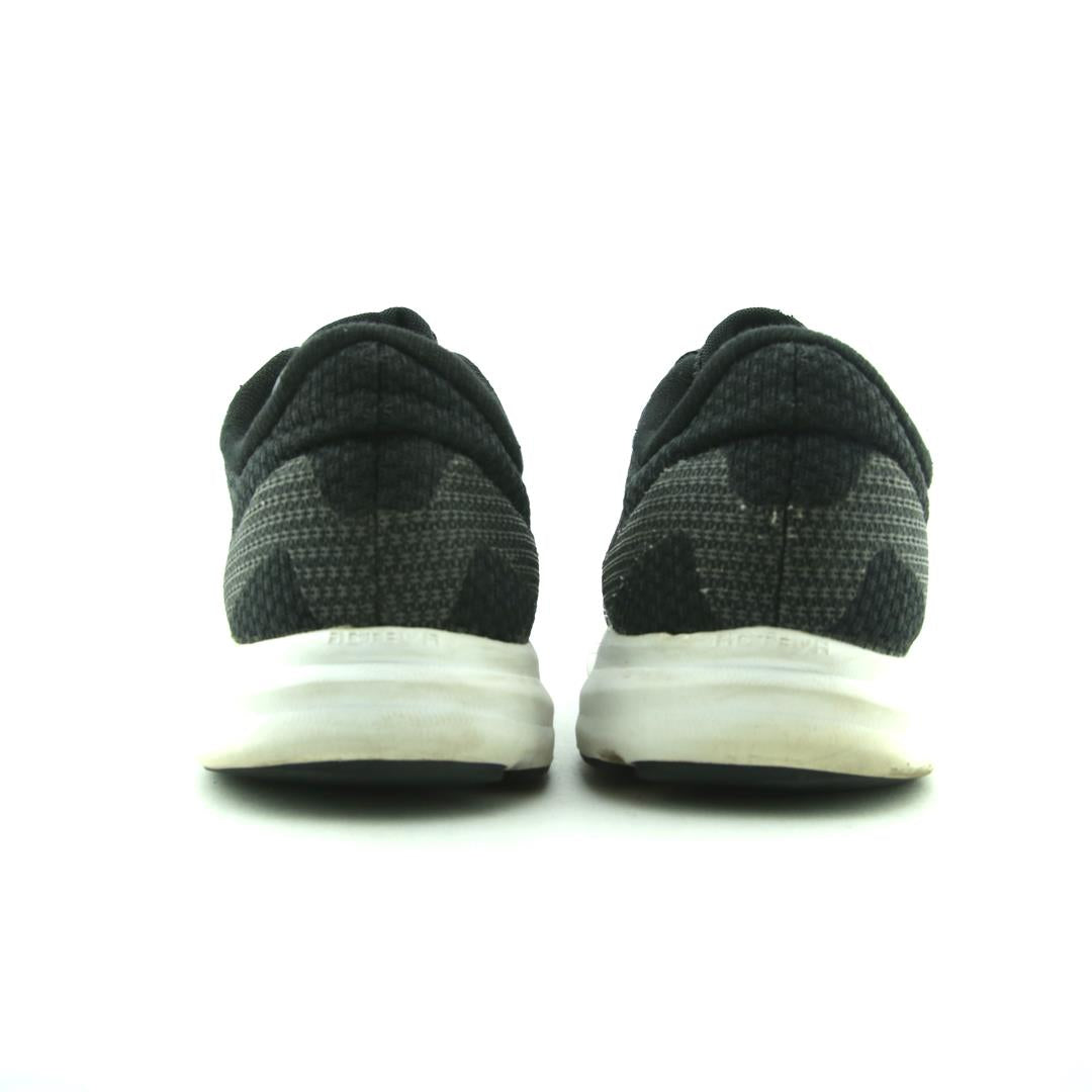 New Balance 490 V7