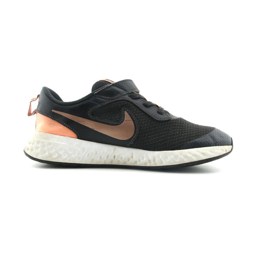 Nike Revolution 5