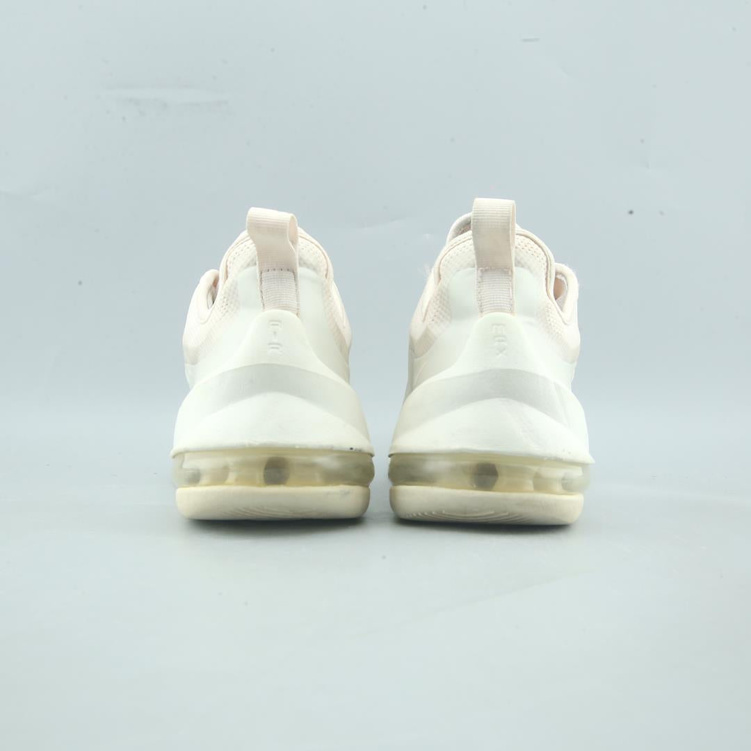 Nike Air Max Axis