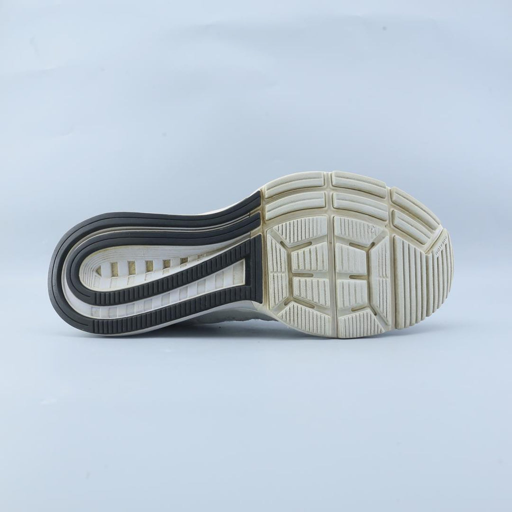 Nike Zoom Vomero 11