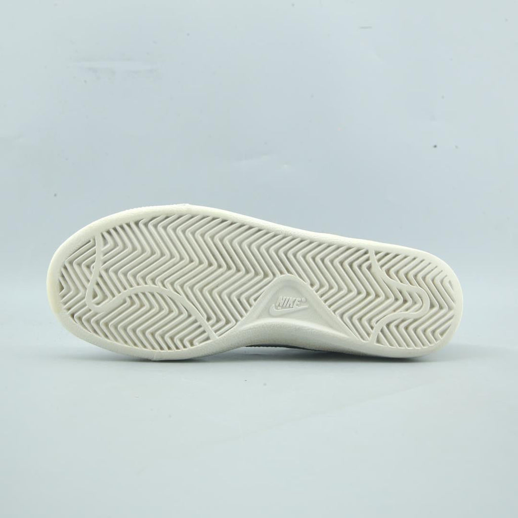 Nike Court Royale