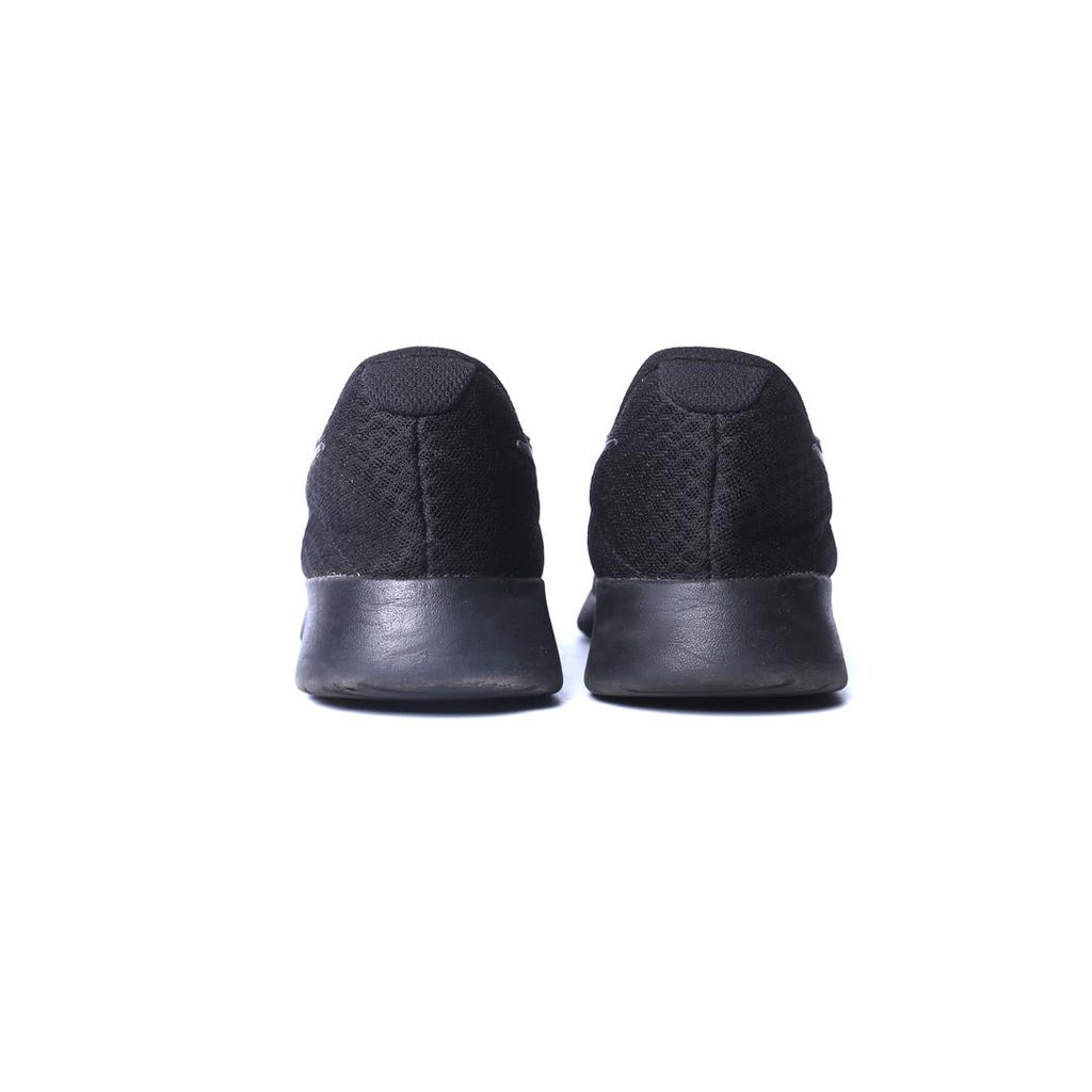 Nike Tanjun