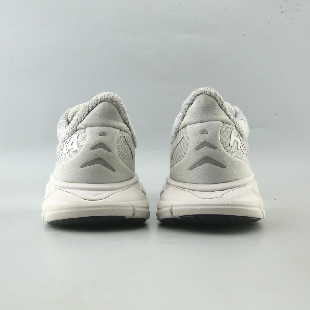 Hoka One One Arahi 6