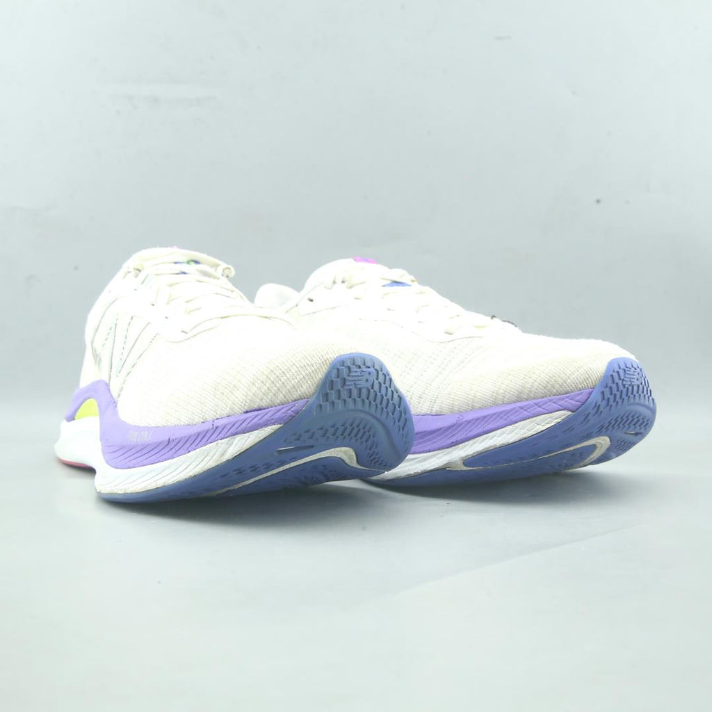 New Balance Fuelcell Propel V4