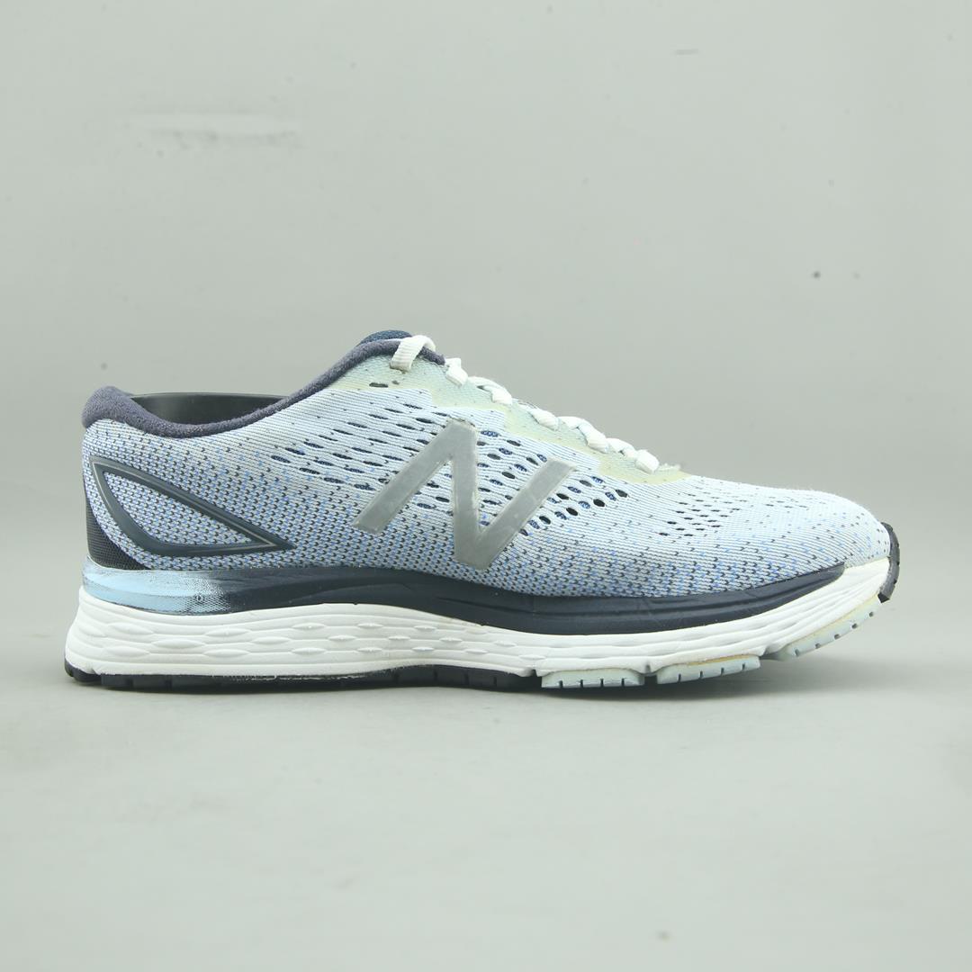 New Balance 880V9