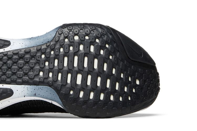 Nike ZoomX Invincible Run 3 Oreo