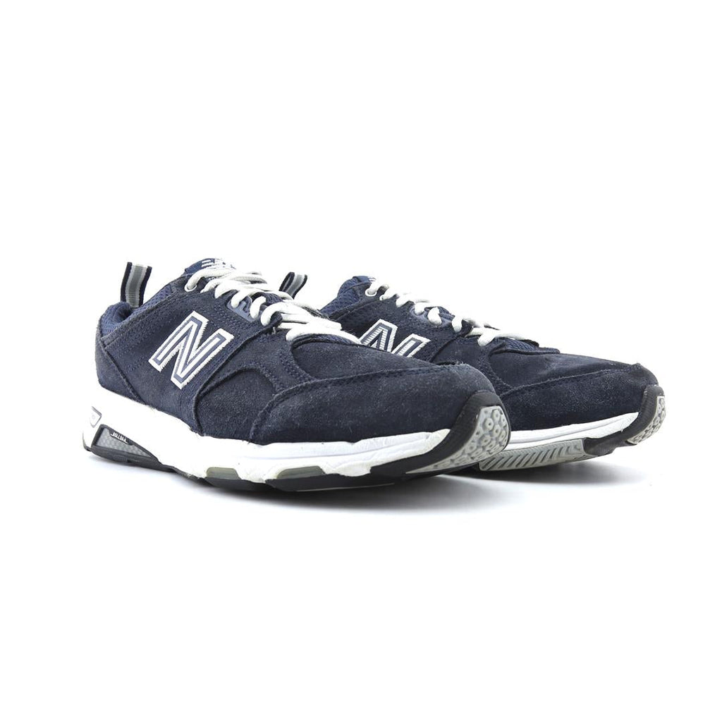 New Balance 857