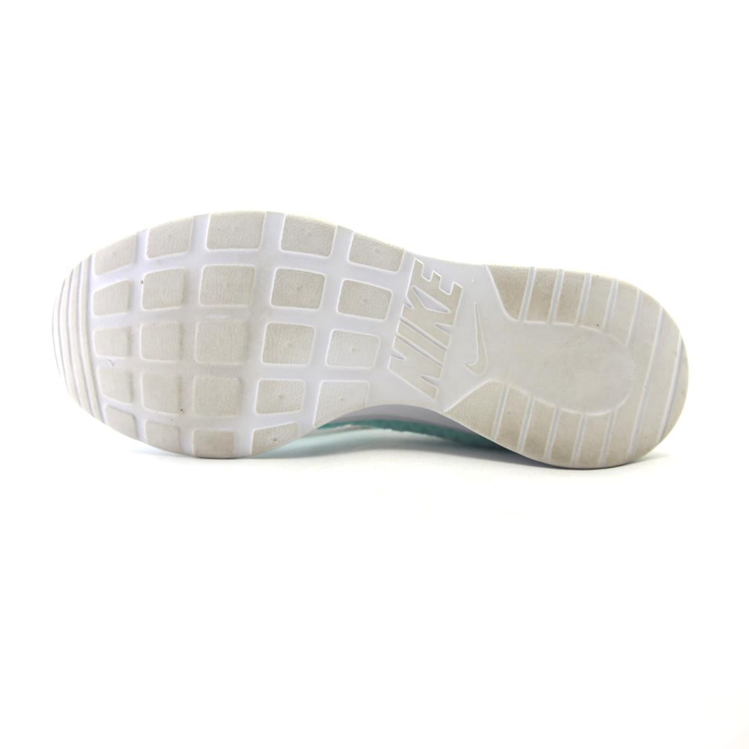 Nike Tanjun
