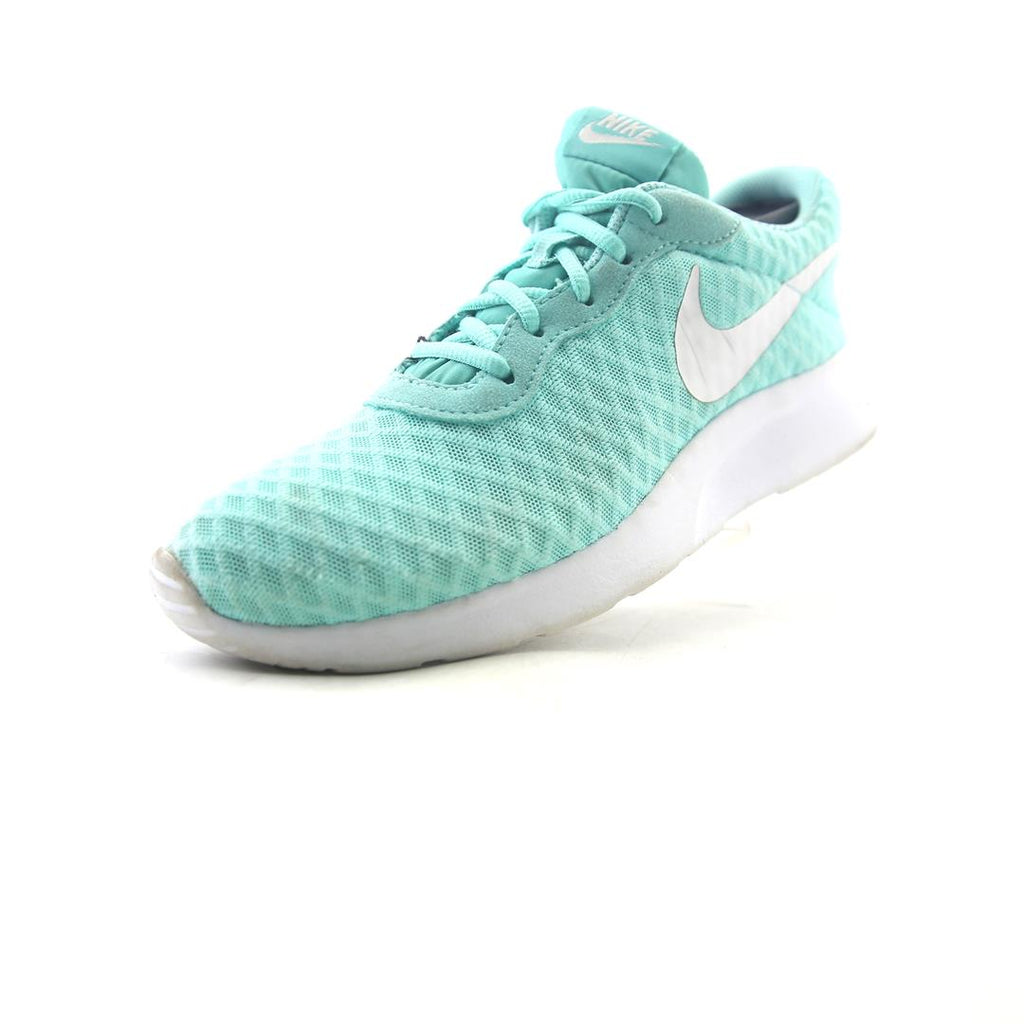 Nike Tanjun
