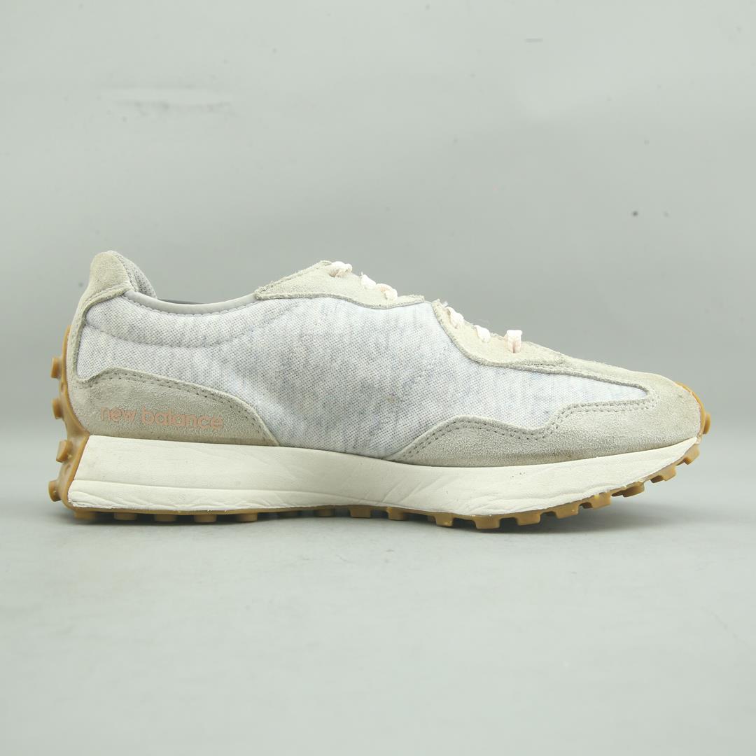 New Balance 327