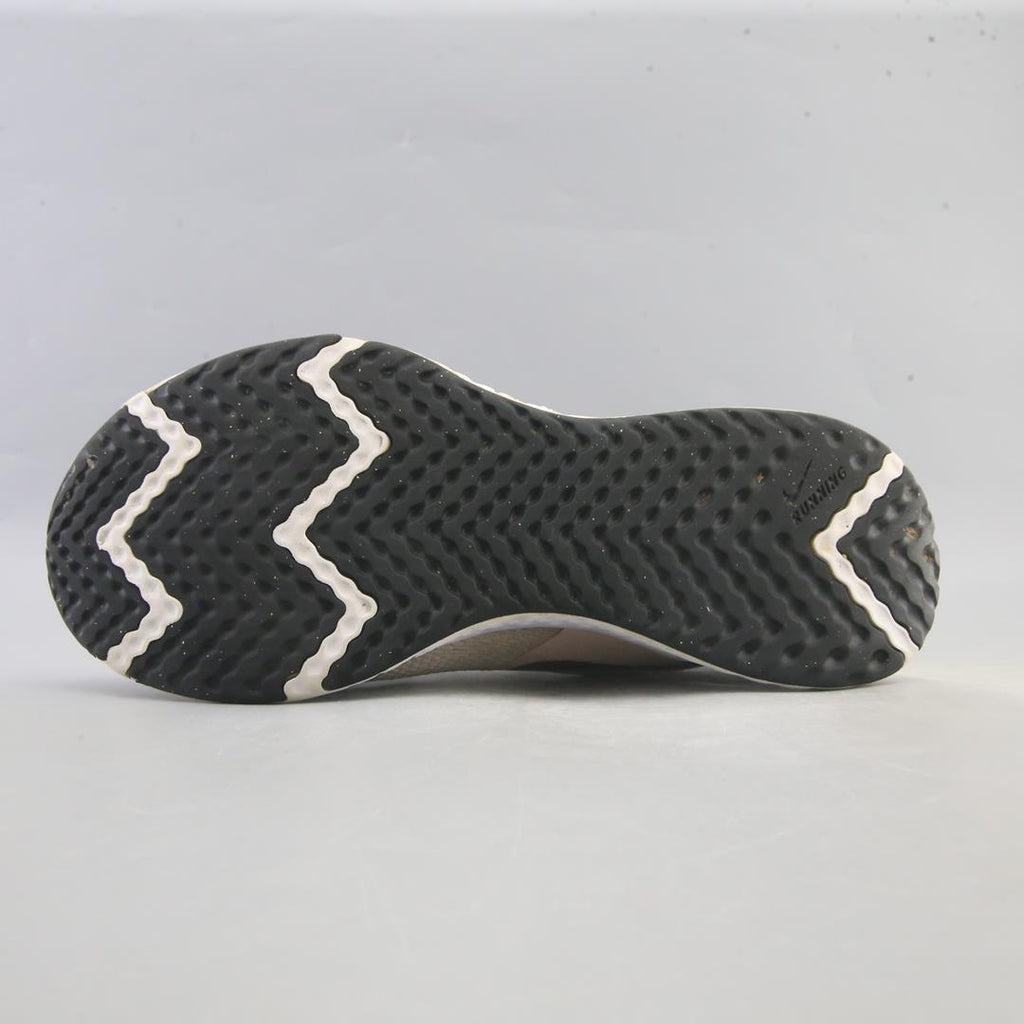 Nike Revolution 5
