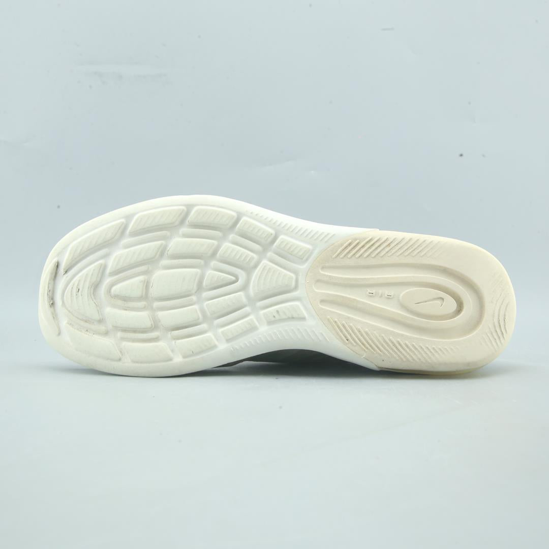 Nike Air Max Axis