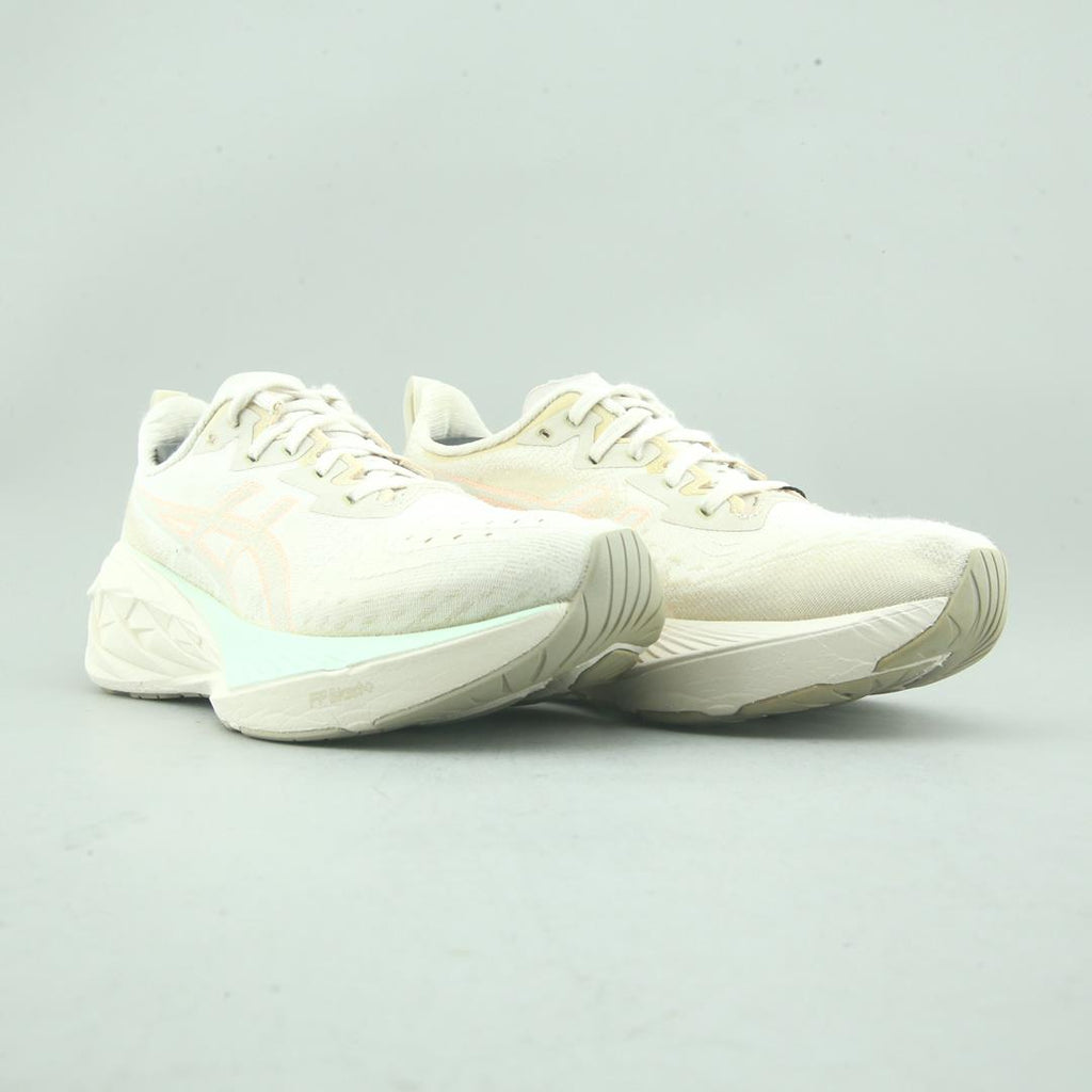 Asics Novablast 4