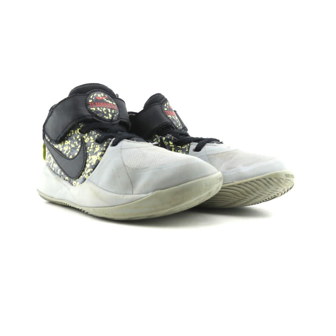 Nike Team Hustle D9