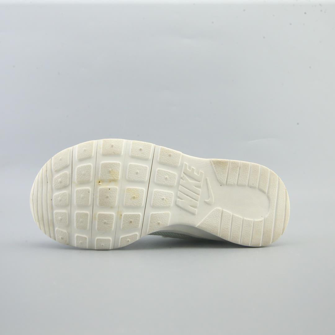 Nike Tanjun