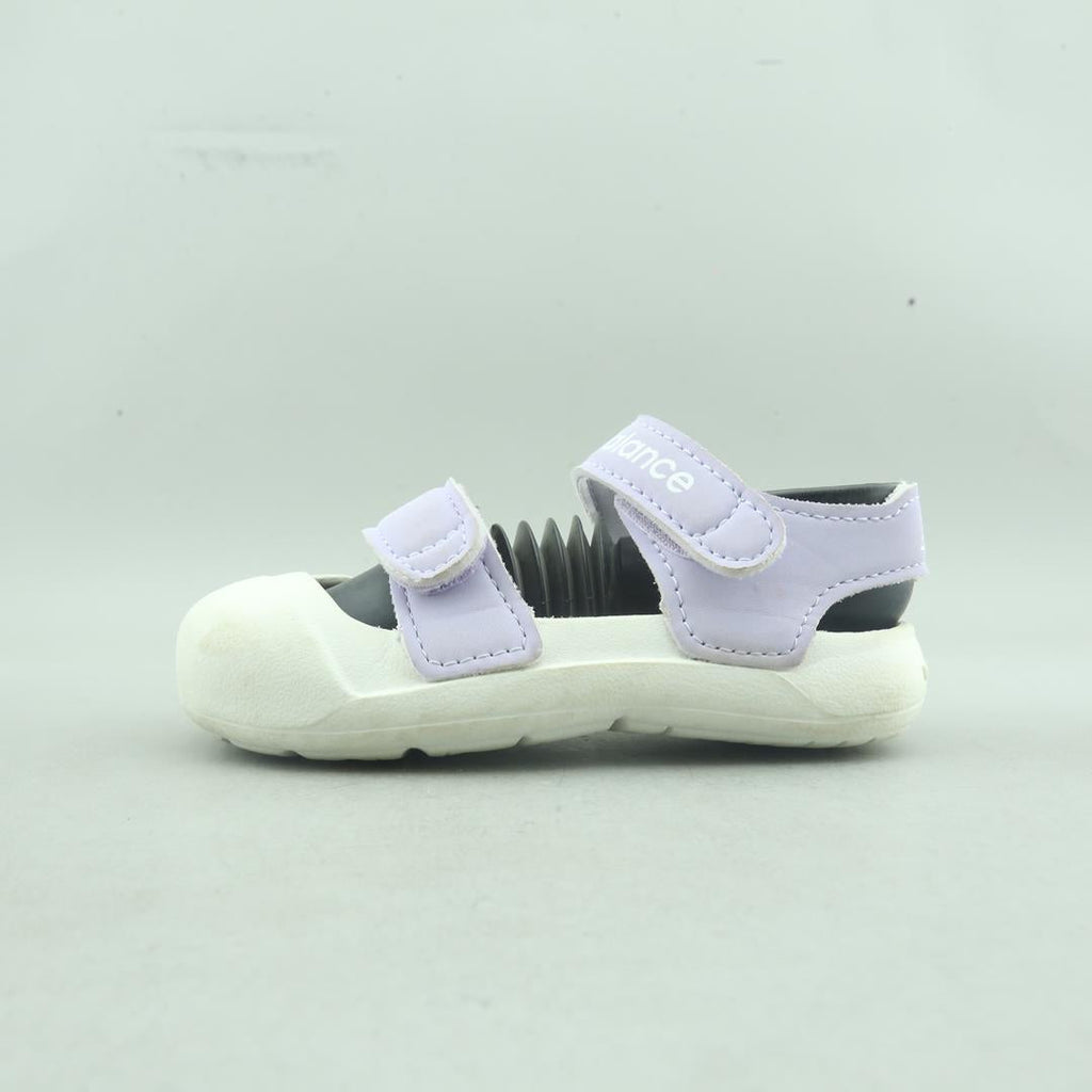 New Balance Visible