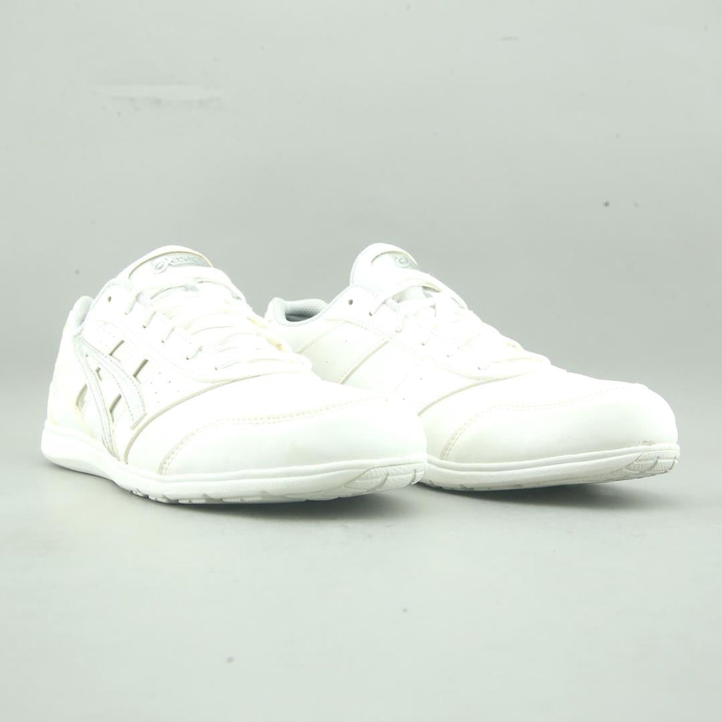 Asics Cheer 8