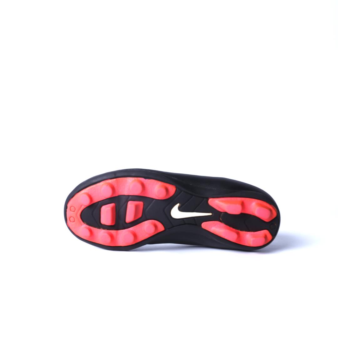 Nike Soccer Cleats S 728974