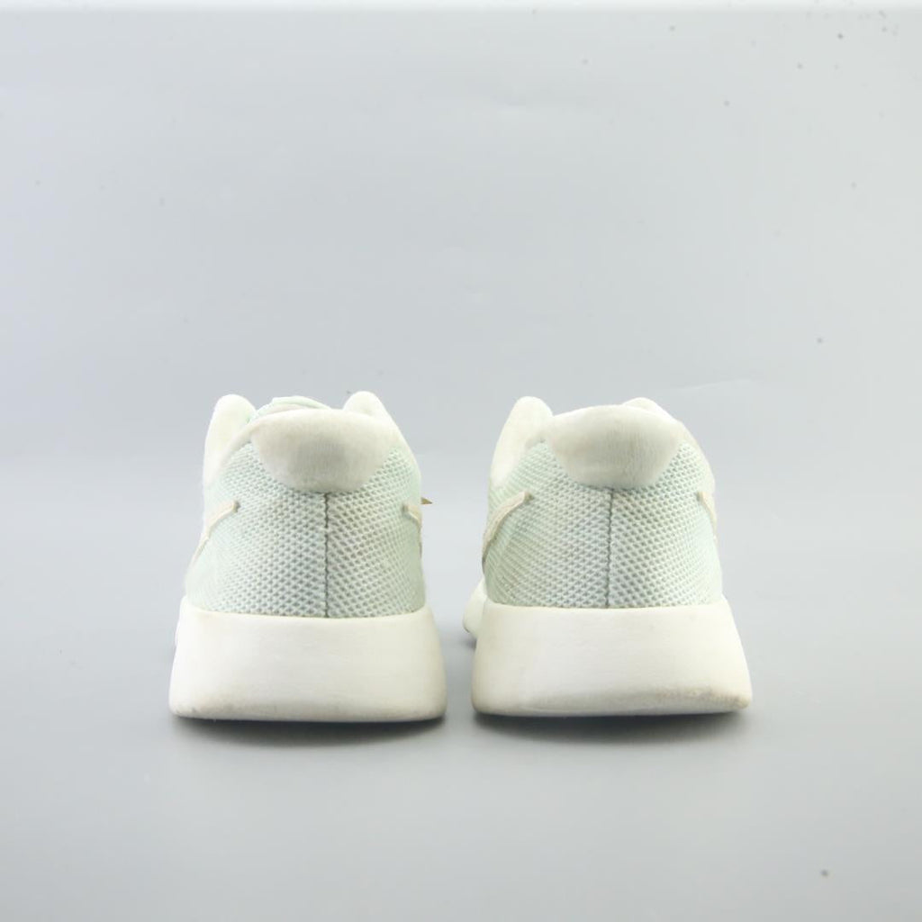 Nike Tanjun