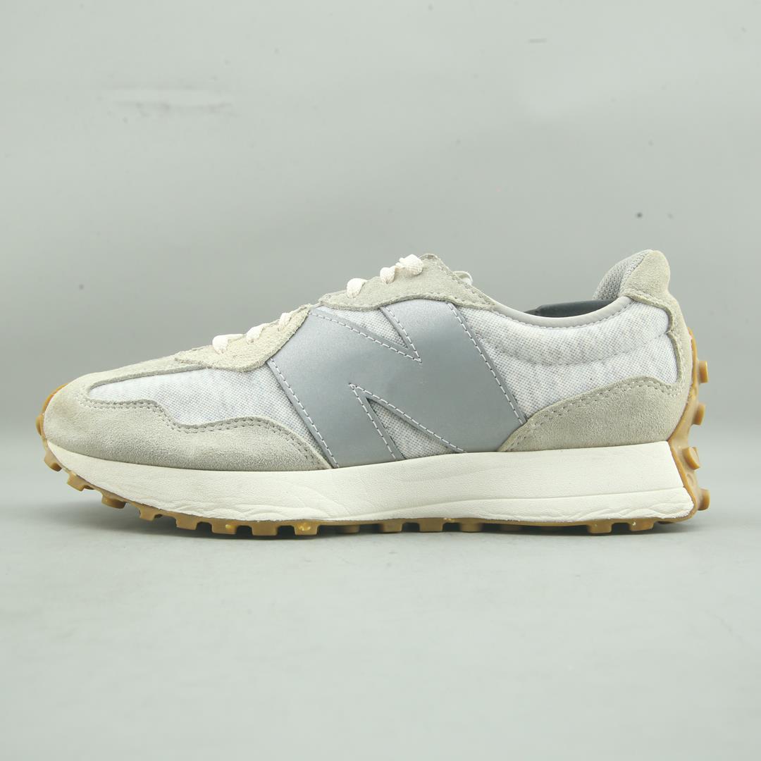 New Balance 327