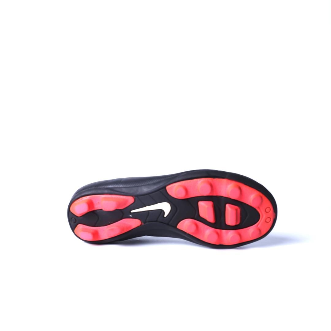 Nike Soccer Cleats S 728974
