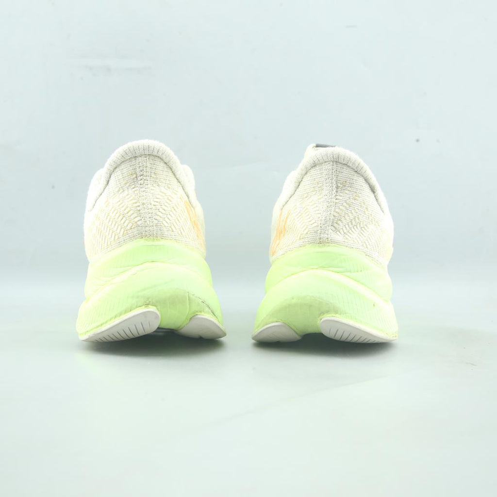 New Balance Fuelcell Propel V4