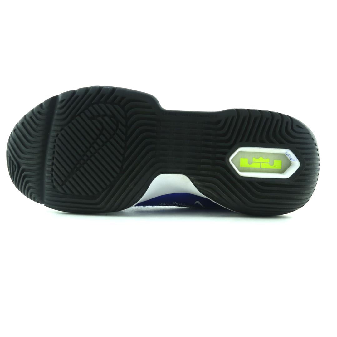 Nike Ambassador 11