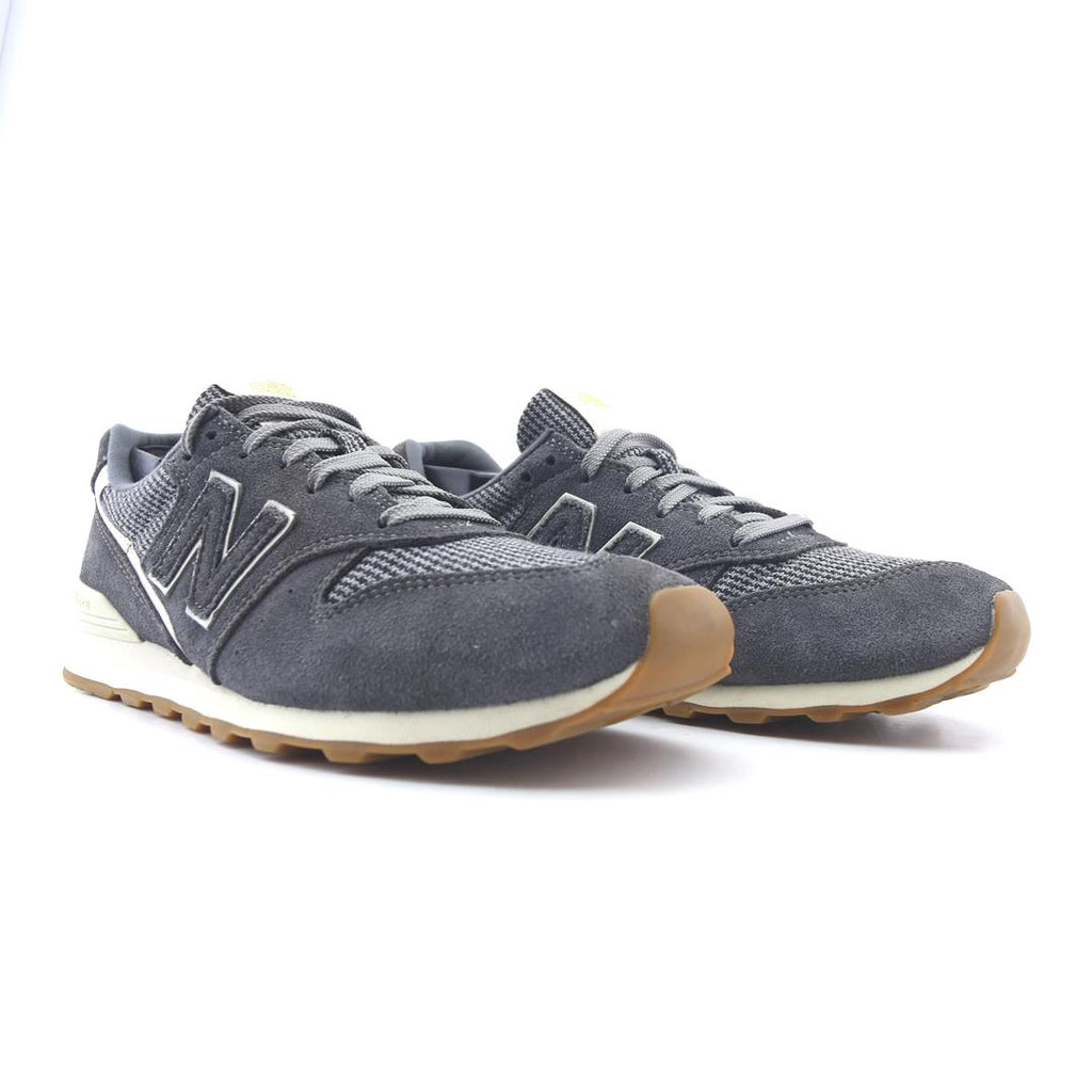 New Balance 996