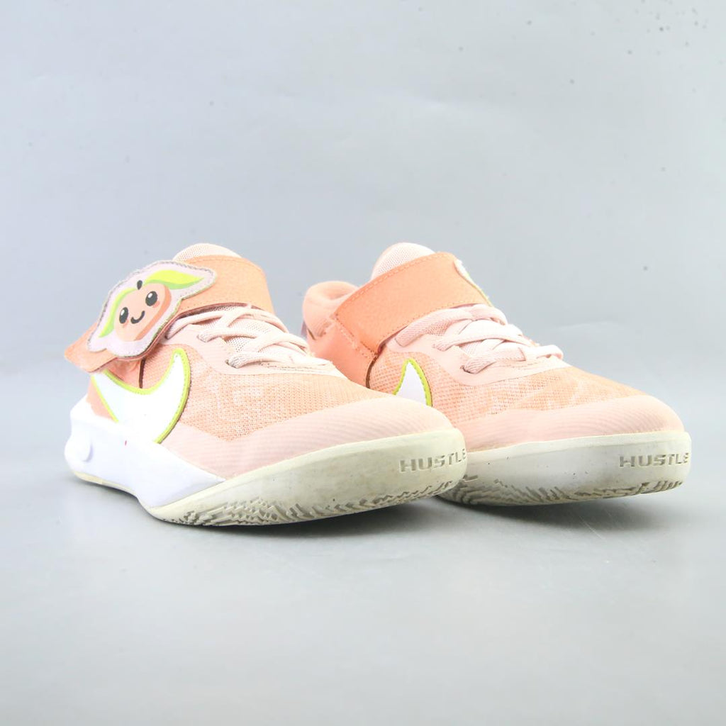 Nike Team Hustle D10 Low