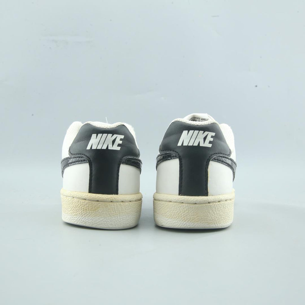 Nike Court Royale