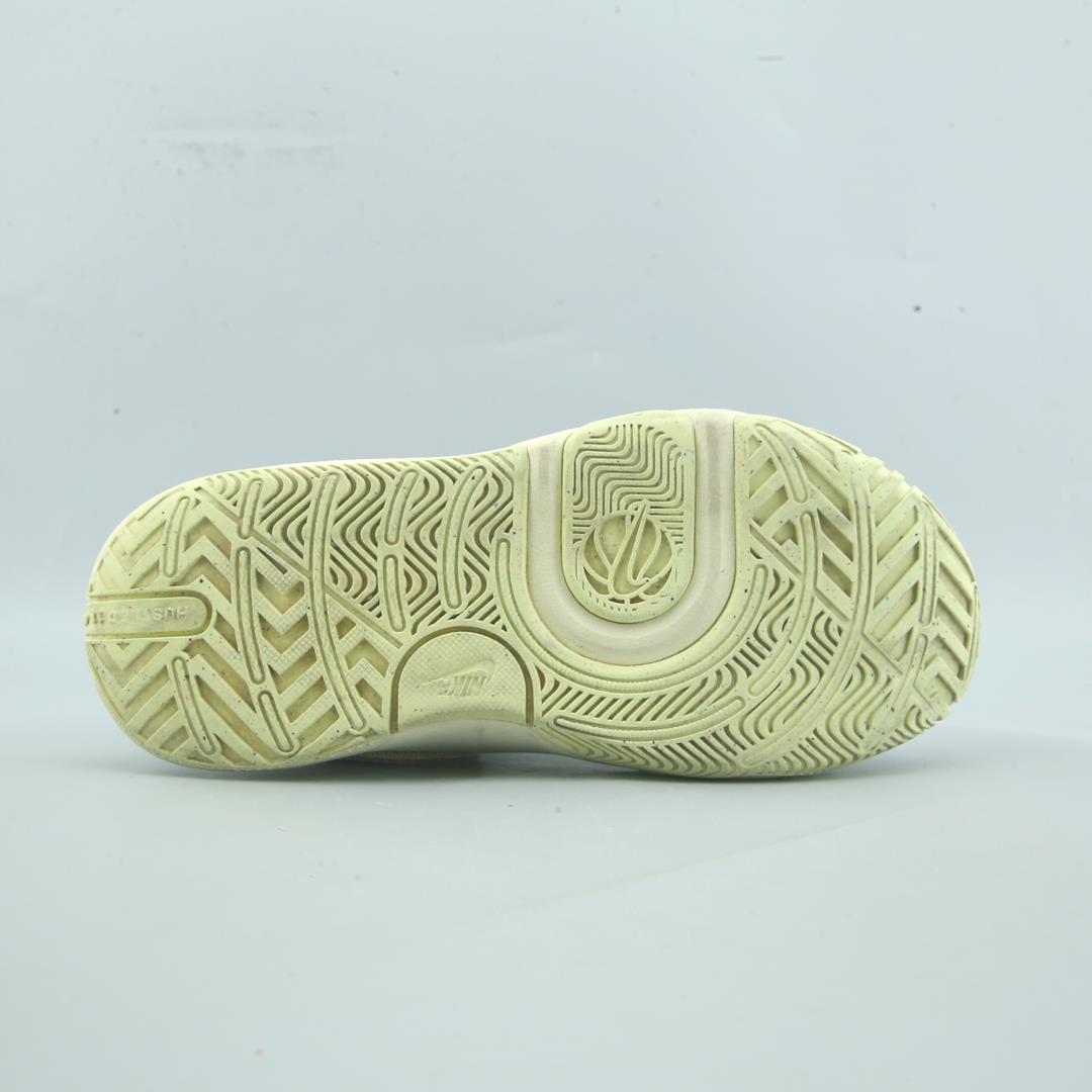 Nike Team Hustle D 11