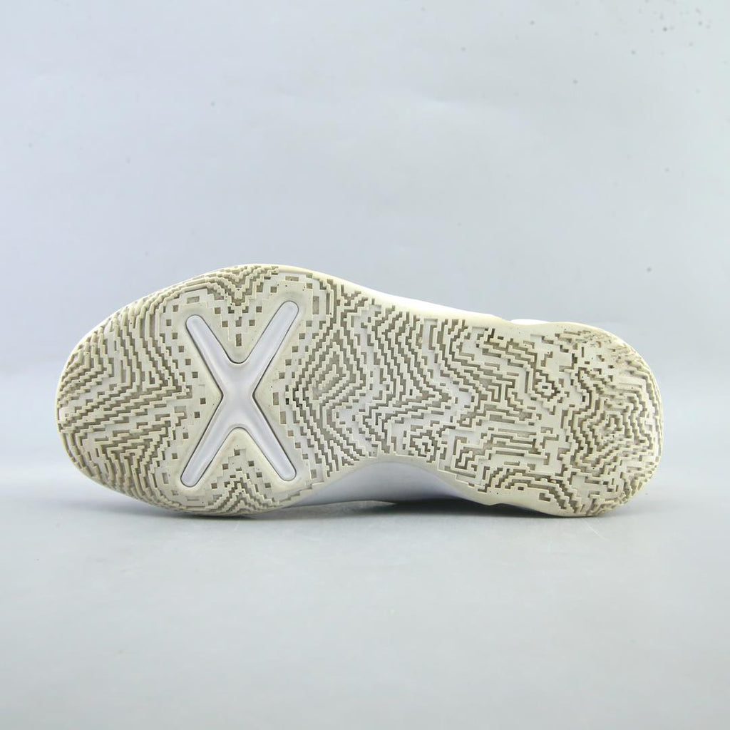 Nike Team Hustle D10 Low
