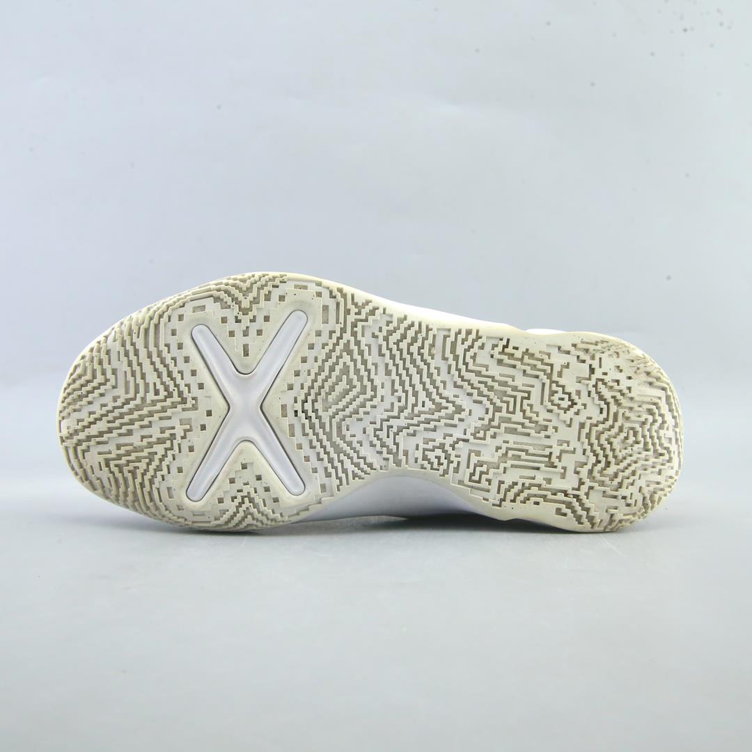 Nike Team Hustle D10 Low