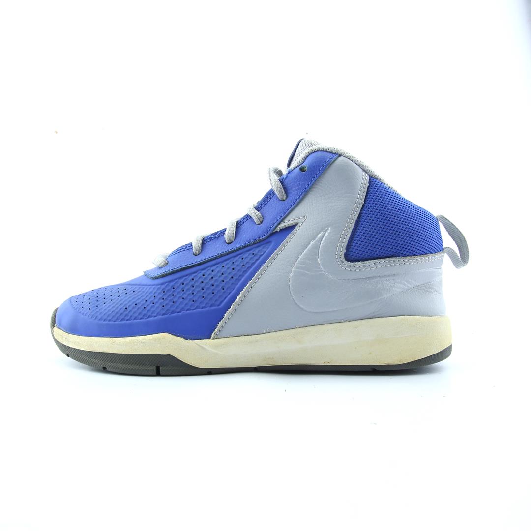 Nike Team Hustle D 7