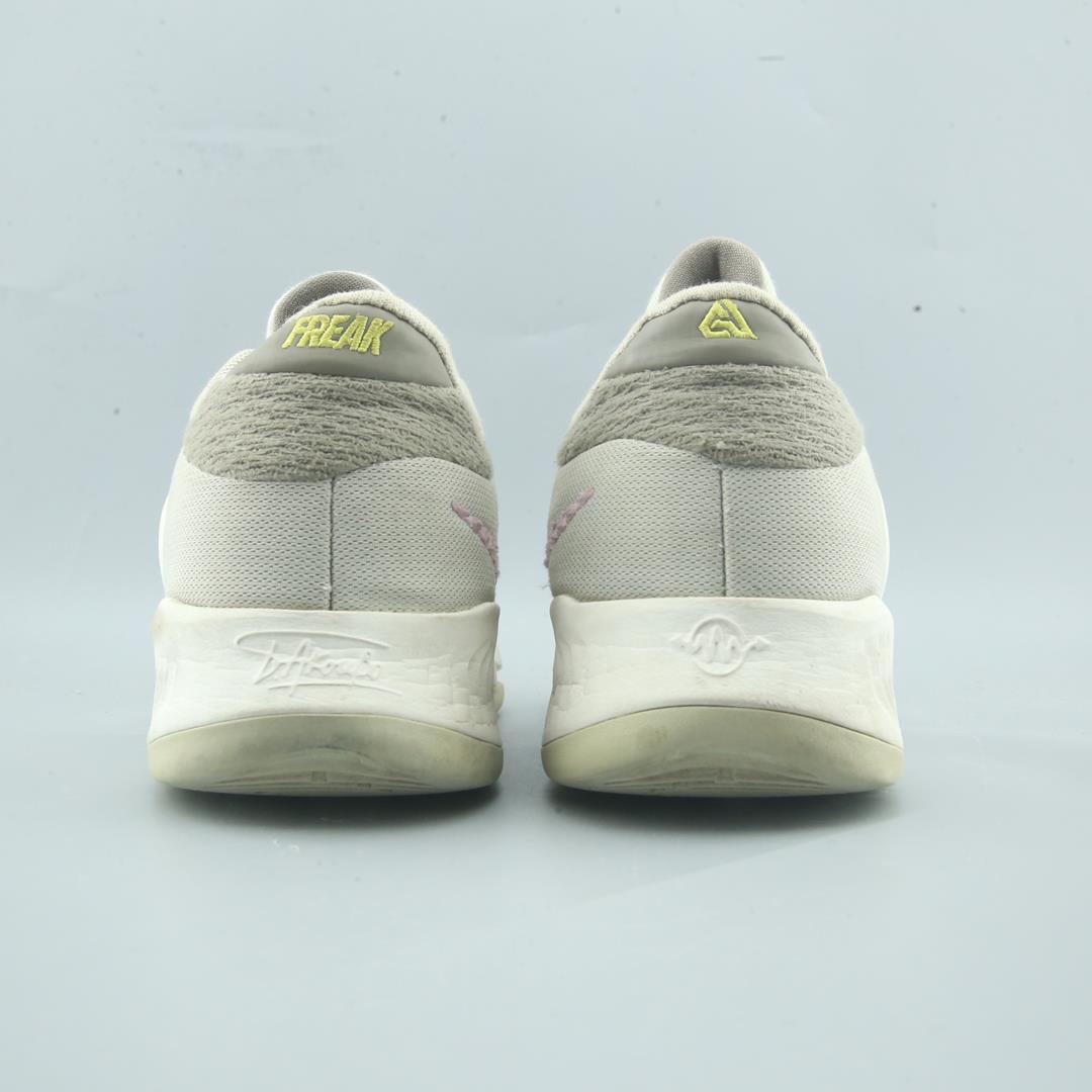 Nike Zoom Freak 4