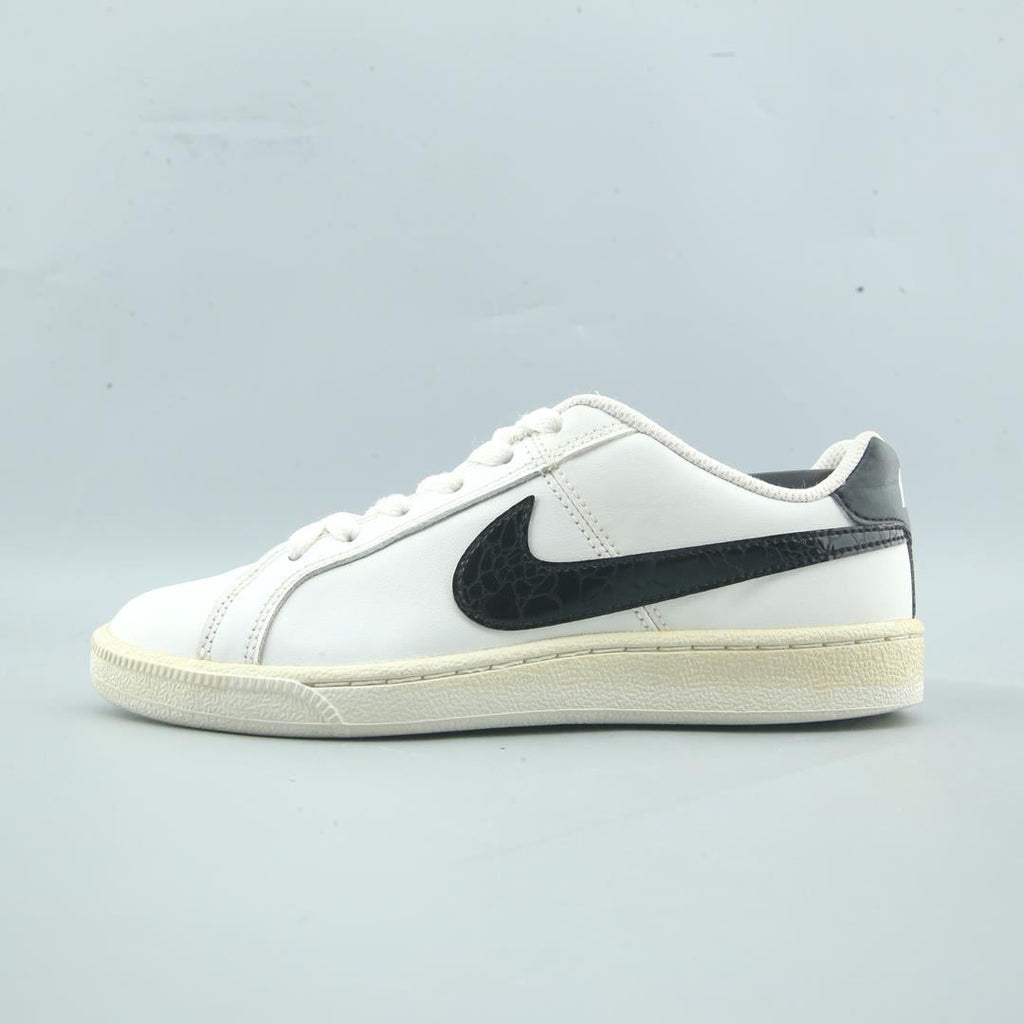 Nike Court Royale