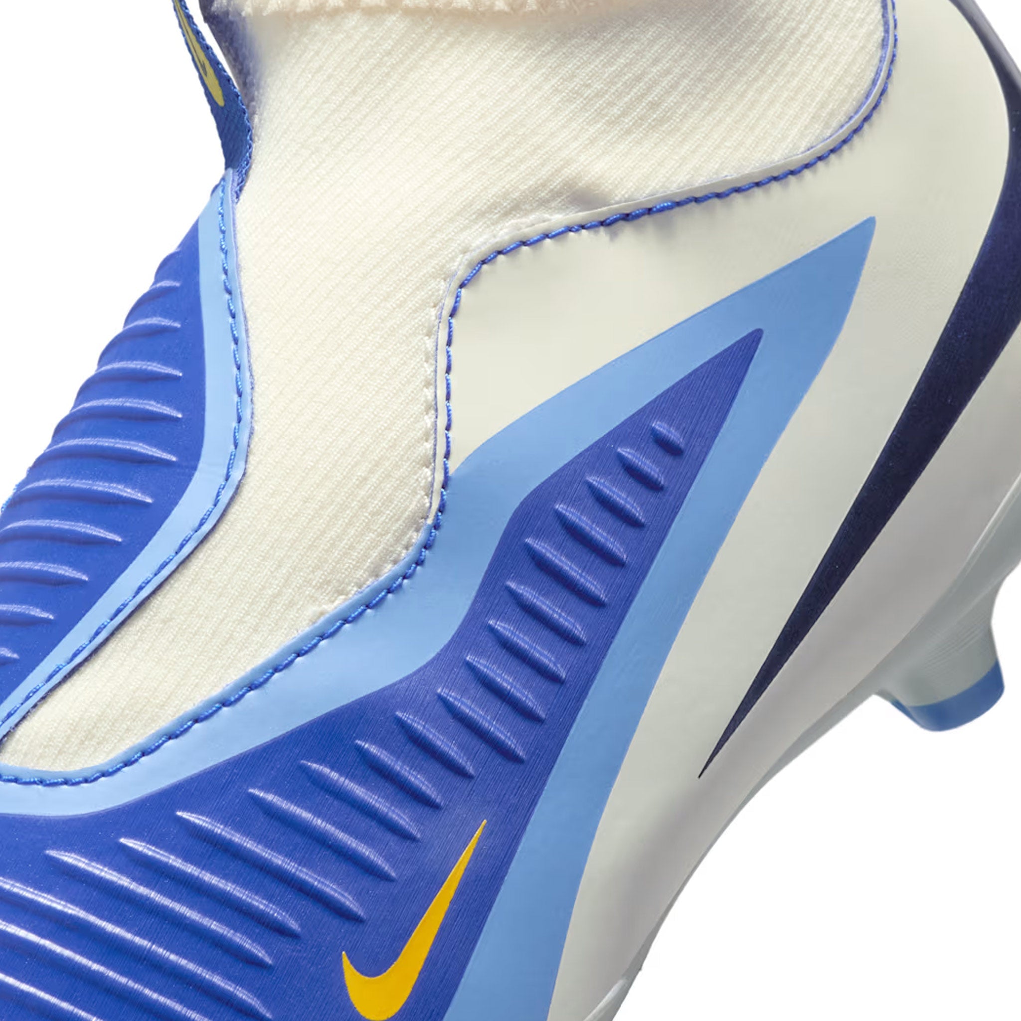 Nike Jr. Phantom 6 High Academy Lv8 Fg Soccer Cleats