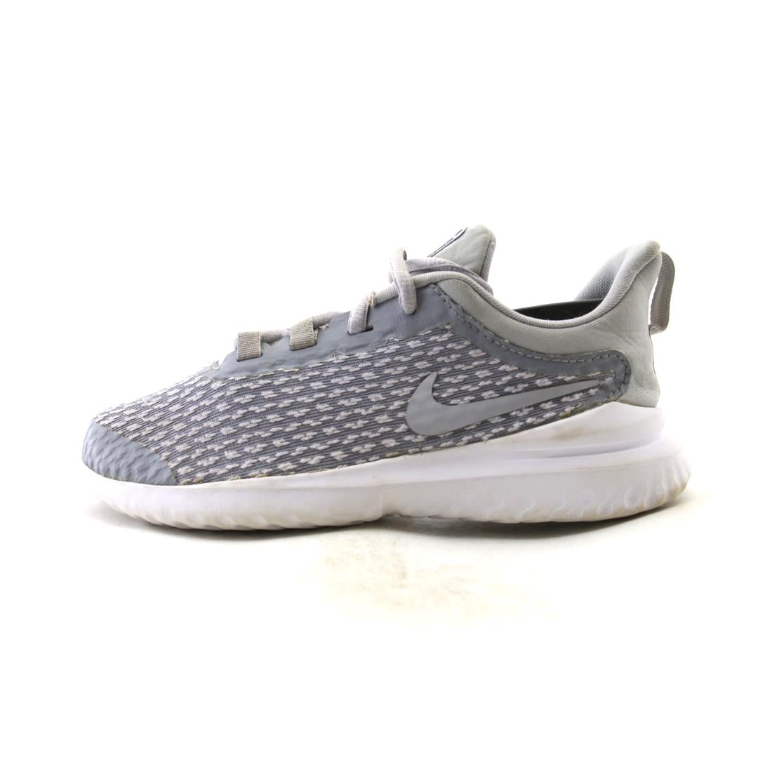 Nike Rival
