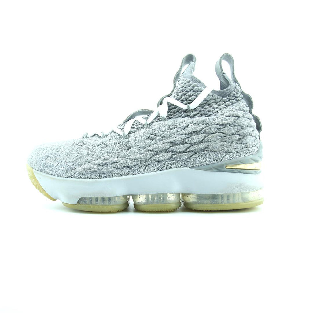 Nike Lebron 15